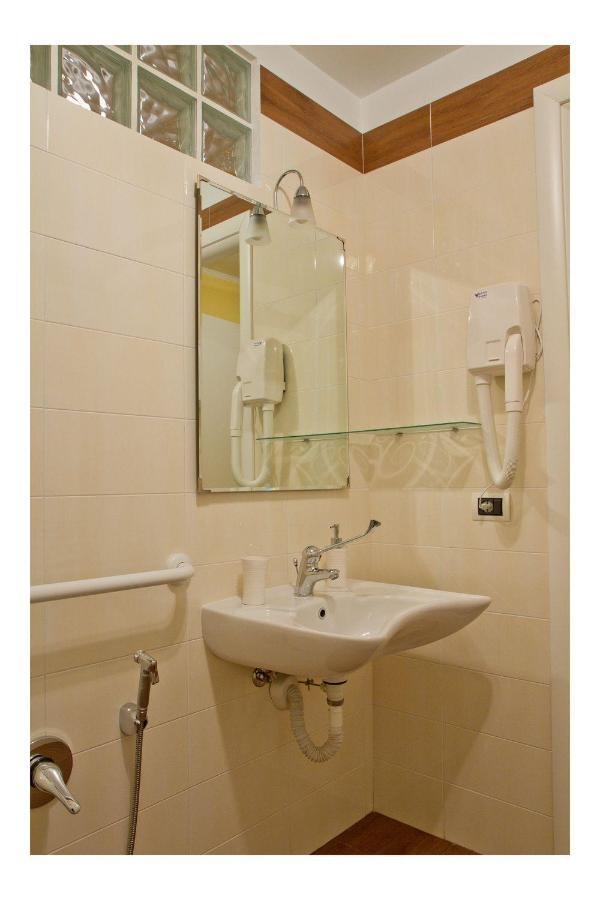 Lepetit Milano Hotel Phòng bức ảnh